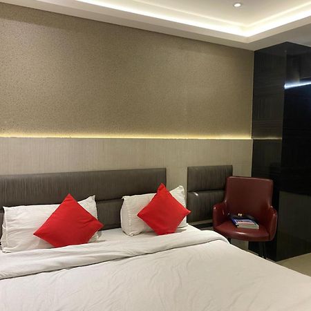 Hotel Royal Cottage Kanpur Zewnętrze zdjęcie