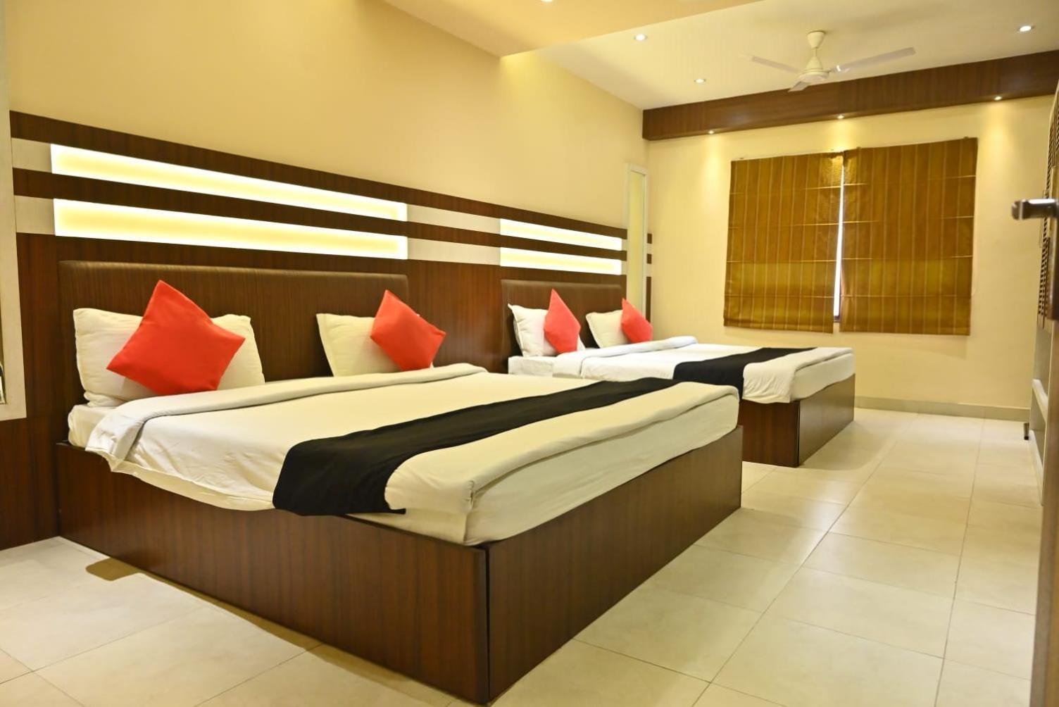 Hotel Royal Cottage Kanpur Zewnętrze zdjęcie